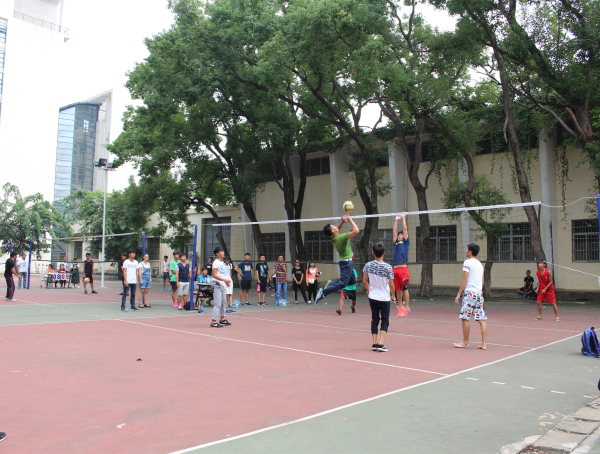 与球共舞,享受精彩--——记物电学院“迎新杯”排球赛圆满结束