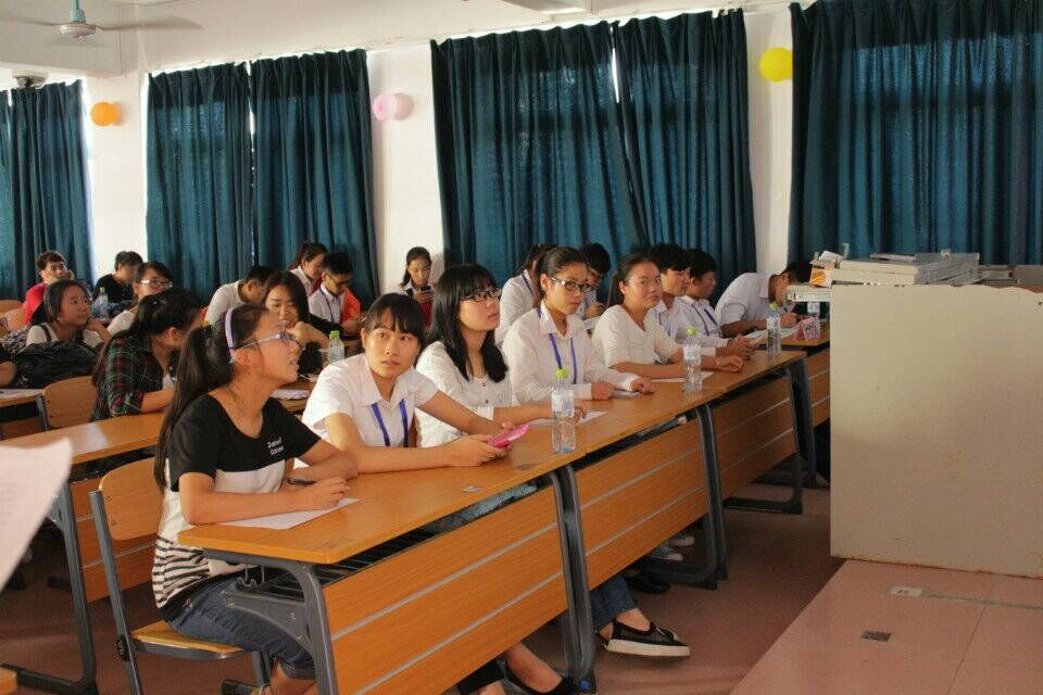 提升技能,追求真知--记物理与电子工程学院专业技能竞赛之色环电阻识别竞赛