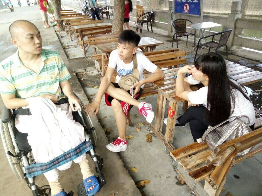 播爱助残,传递正能量--记物理与电子工程学院“阳光助残”之省干部疗养院志愿服务活动